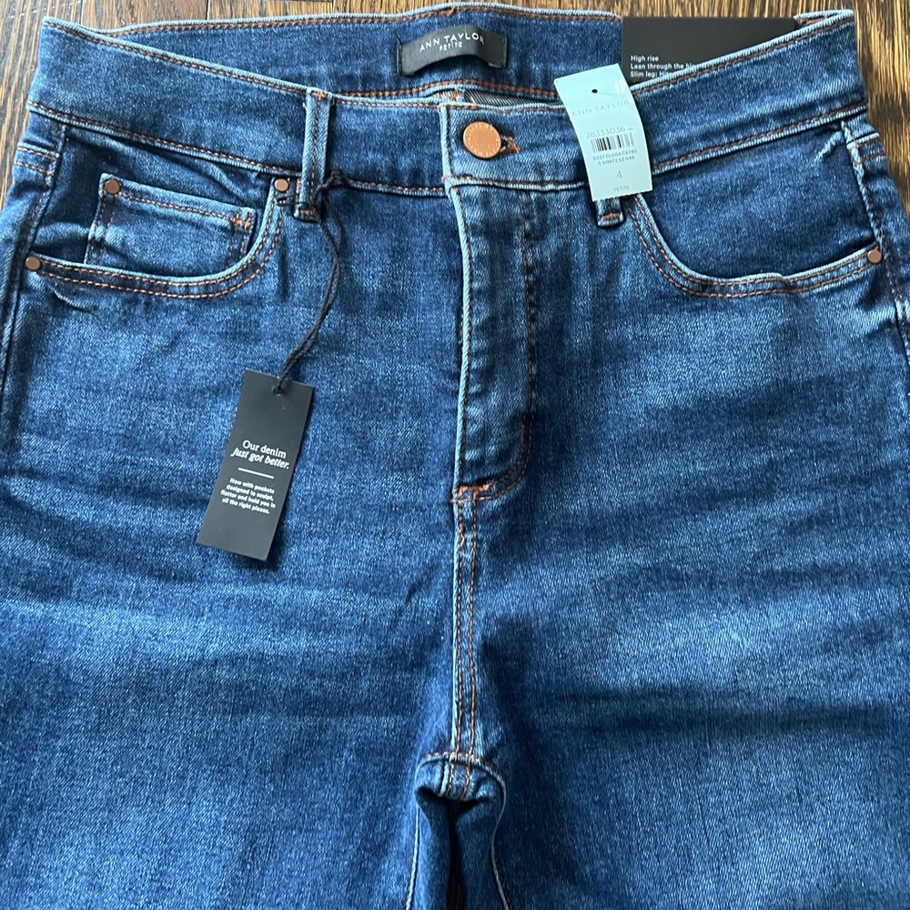 NWT Ann Taylor The High Rise Straight - Size 4 Petite (4P)